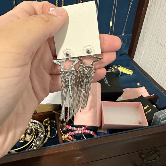 STAR EARRINGS - Picture 2 of 4